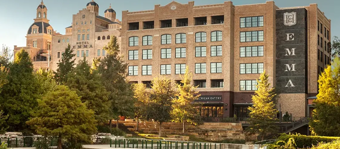 Hotel Emma_New Building Facade_003_crop_72